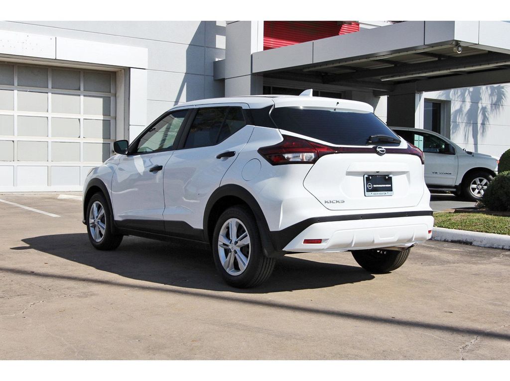 2025 Nissan Kicks Play S - 2