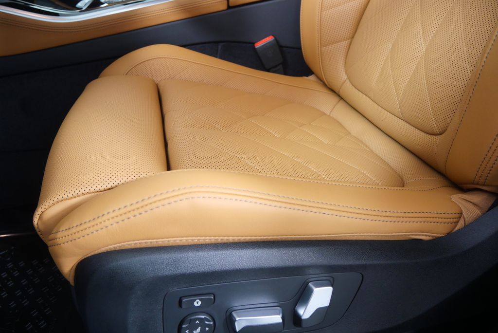 Thumbnail: 2026 BMW X5 - 9