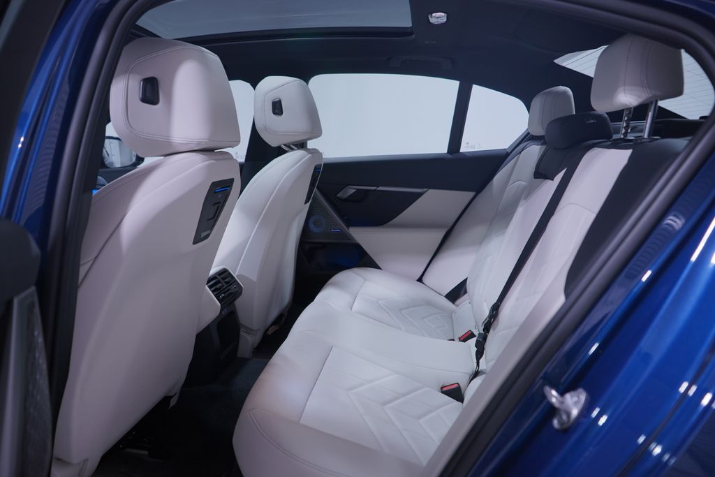 Thumbnail: 2024 BMW i5 - 9