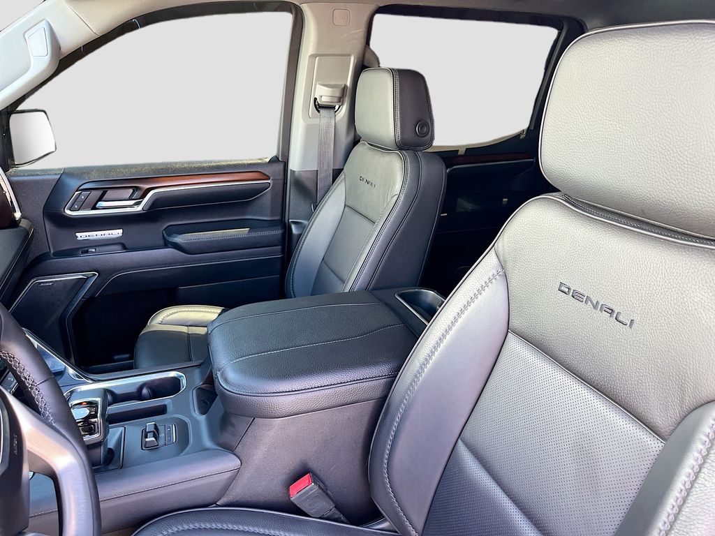 Used 2025 Silver GMC Denali image 22