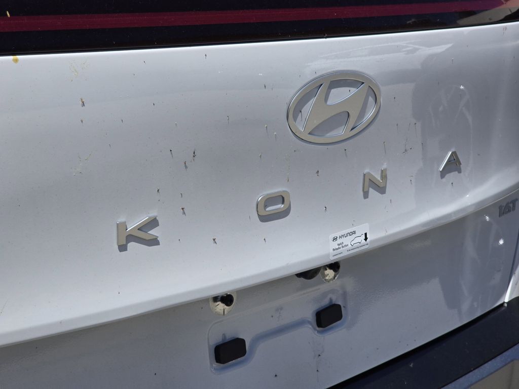 New 2026 White Hyundai SEL Premium image 6
