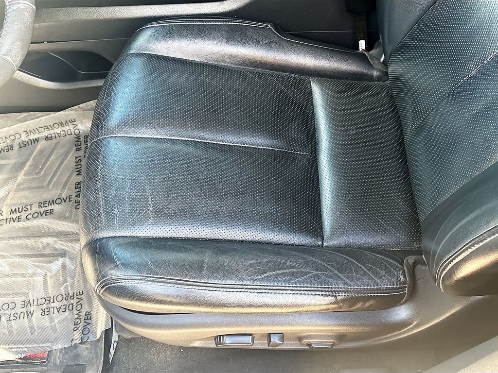 Used 2016 Black Nissan Platinum image 20
