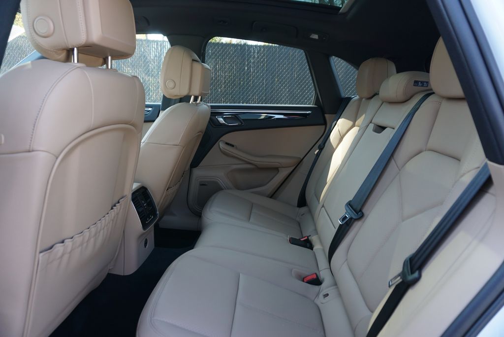 Thumbnail: 2024 Porsche Macan - 13