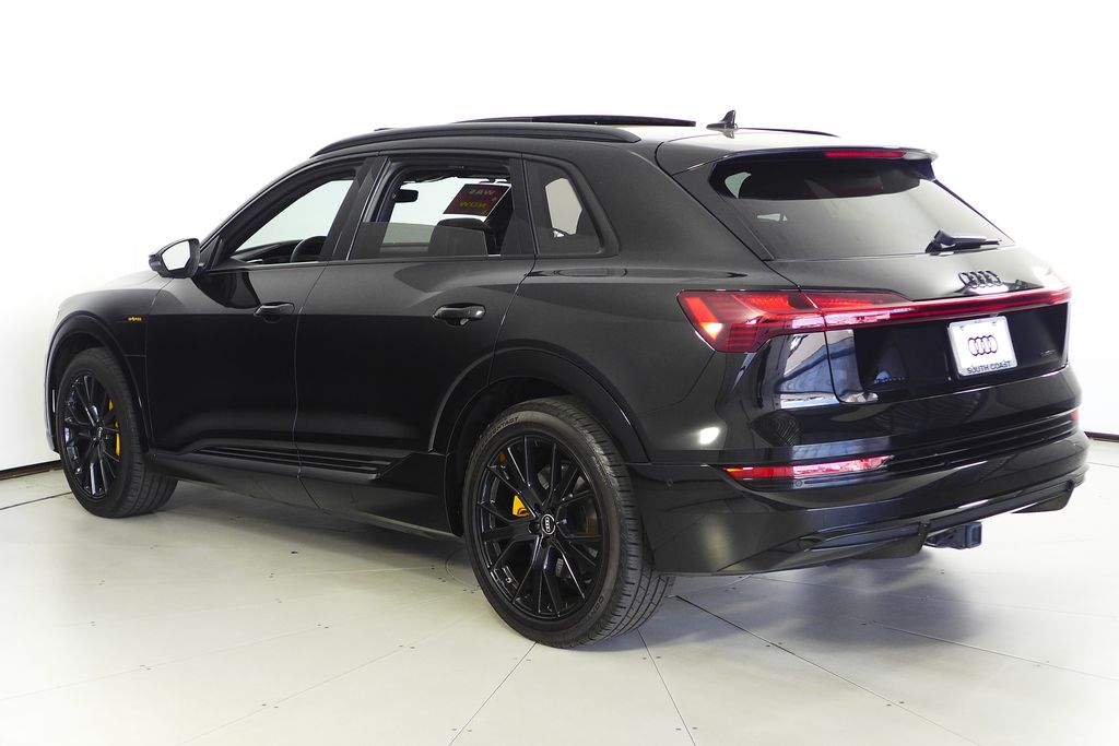 Thumbnail: 2022 Audi e-tron - 9