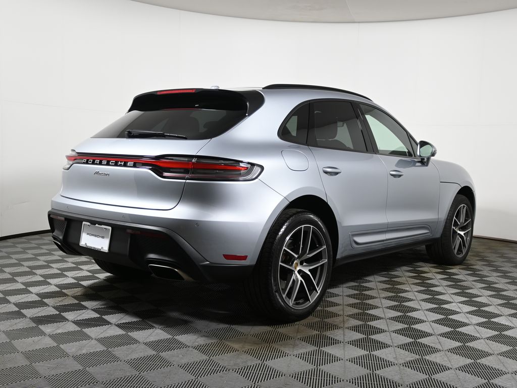 Thumbnail: 2024 Porsche Macan - 7