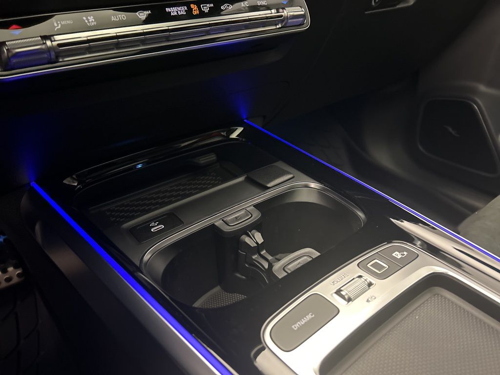 Thumbnail: 2026 Mercedes-Benz GLB - 21