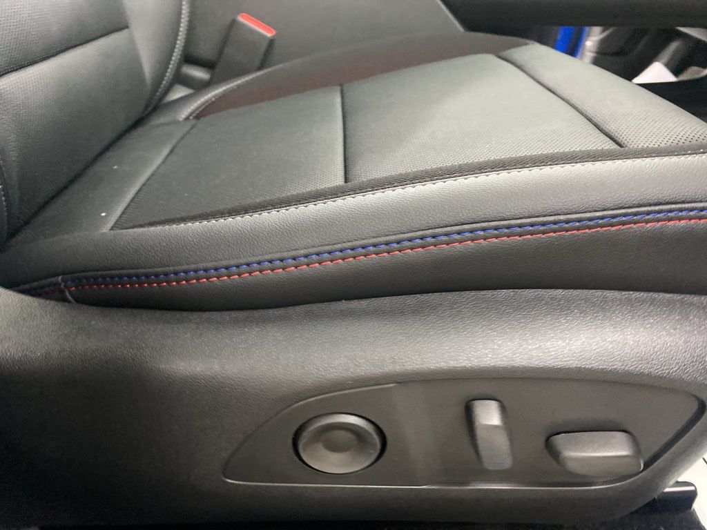 2025 Chevrolet Equinox EV RS photo