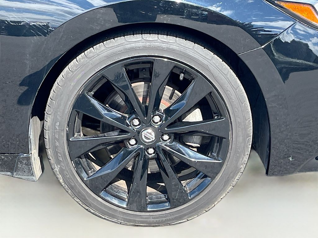 Used 2023 Black Nissan SR image 30