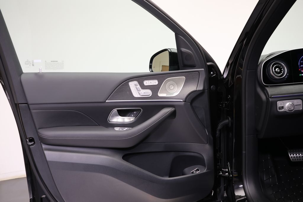 Thumbnail: 2027 Mercedes-Benz GLE - 32