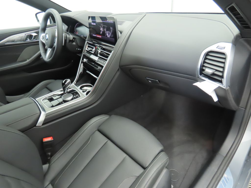 Thumbnail: 2026 BMW 8 Series - 16