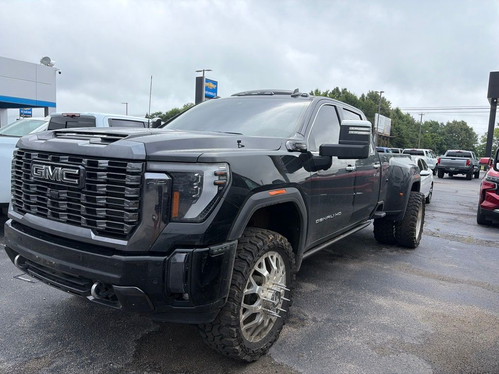 2024 GMC Sierra 3500HD Denali Ultimate Crew Cab 4WD