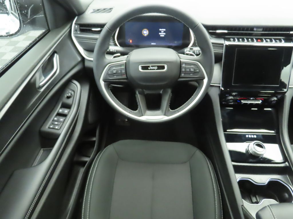 Thumbnail: 2025 Jeep Grand Cherokee - 10