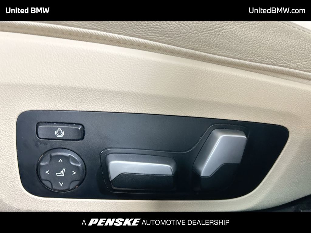 Thumbnail: 2021 BMW 3 Series - 12
