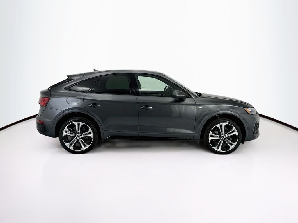 Thumbnail: 2023 Audi Q5 - 4