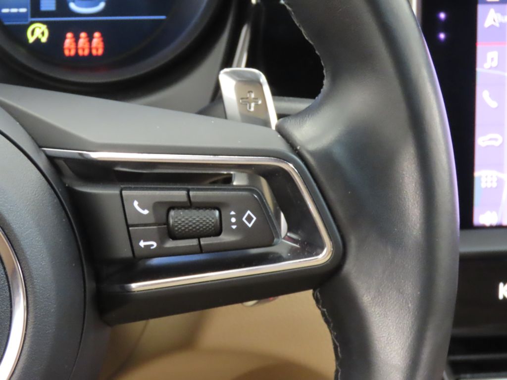 Thumbnail: 2024 Porsche Macan - 21