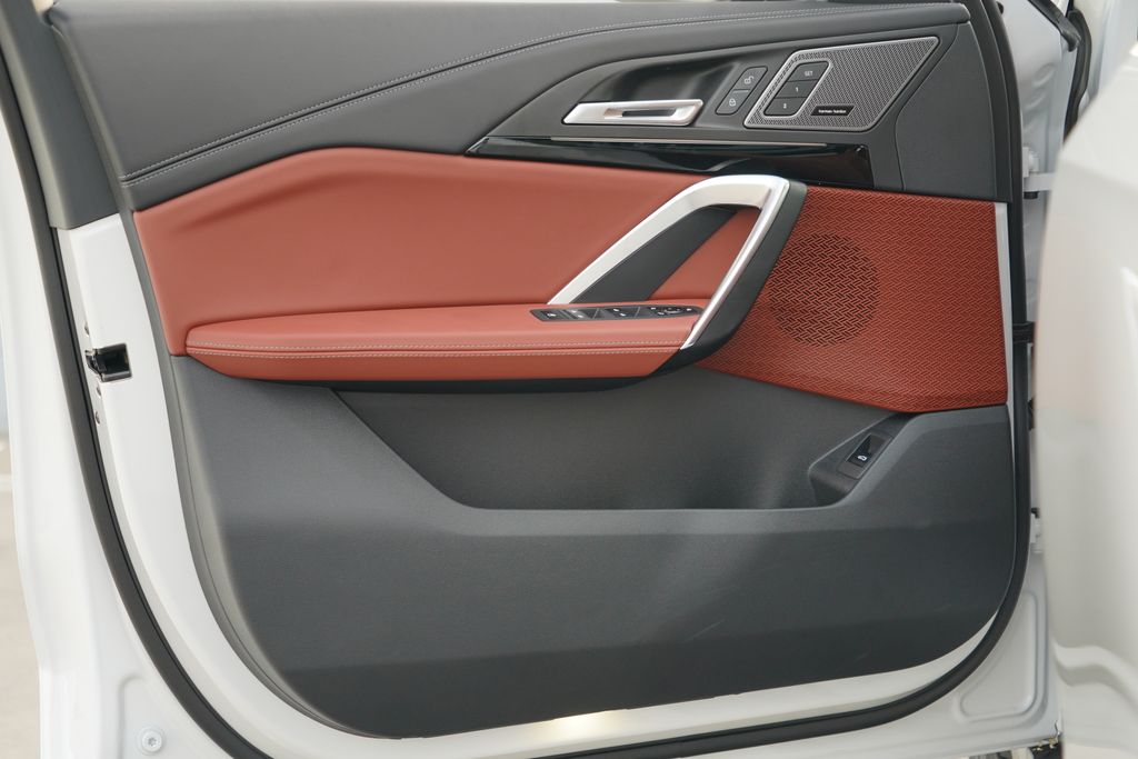 Thumbnail: 2027 BMW X1 - 11