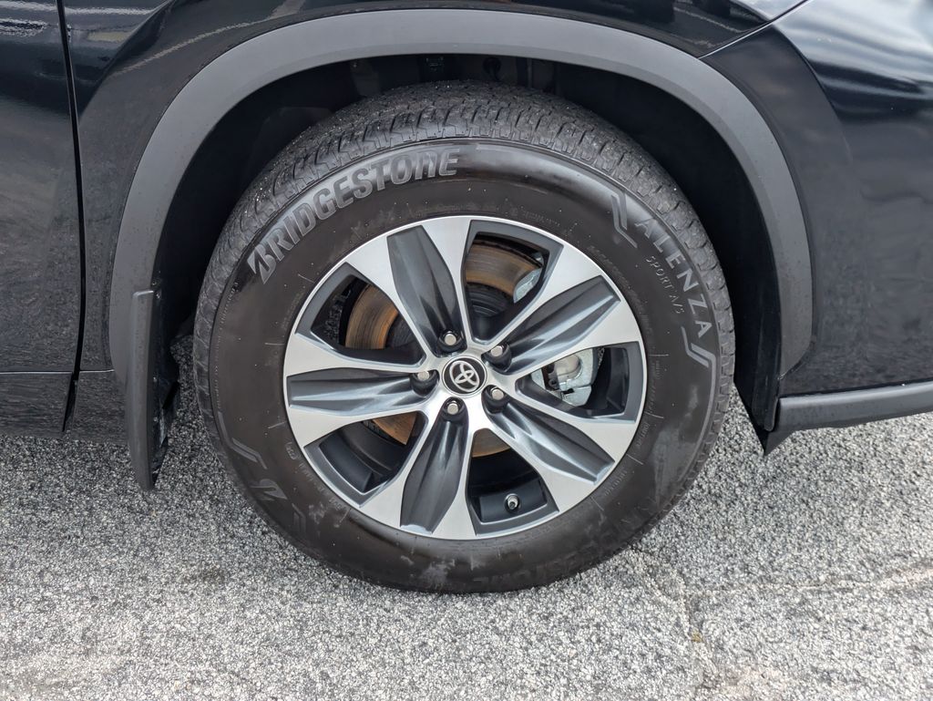 2024 Toyota Highlander Hybrid XLE