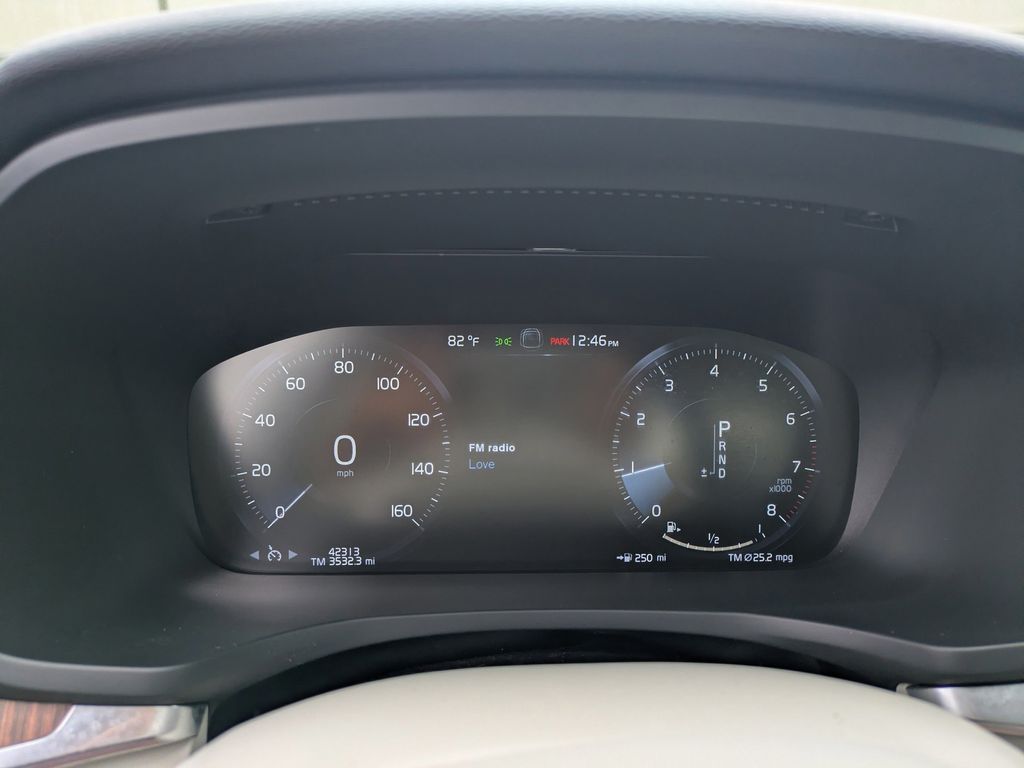 2021 Volvo S60 T5 Momentum