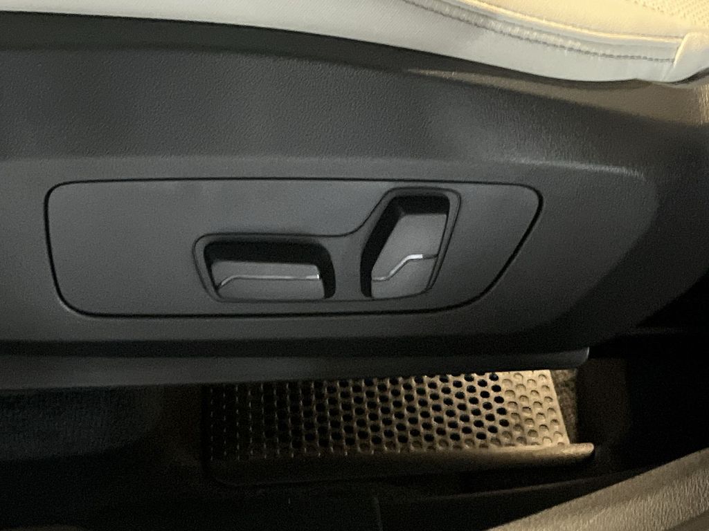 Thumbnail: 2026 BMW X1 - 12