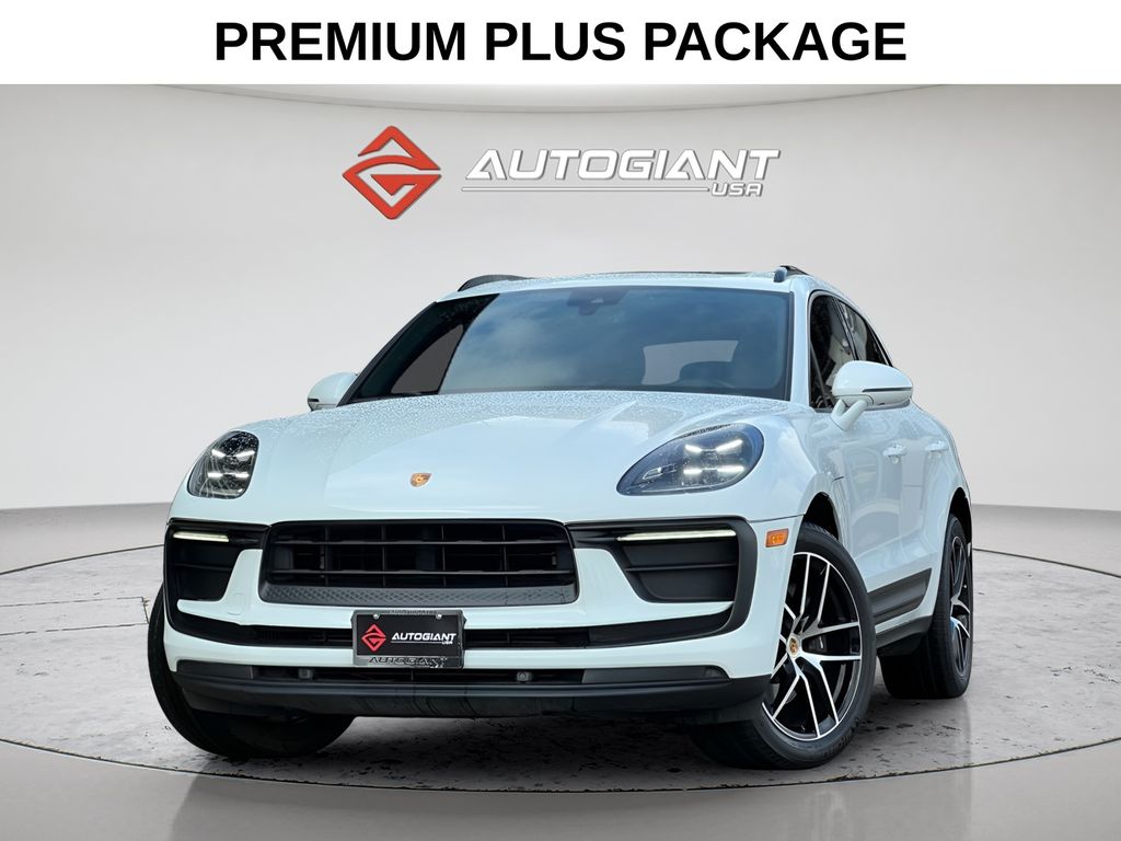 2022 Porsche Macan AWD