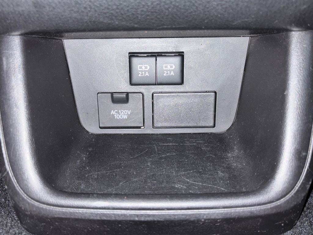 Thumbnail: 2019 Toyota Highlander - 20