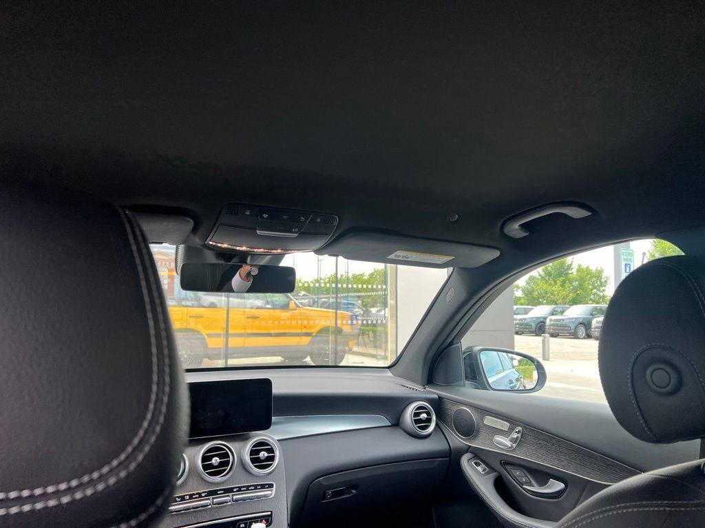 Used 2022 Black Mercedes-Benz GLC 300 image 17