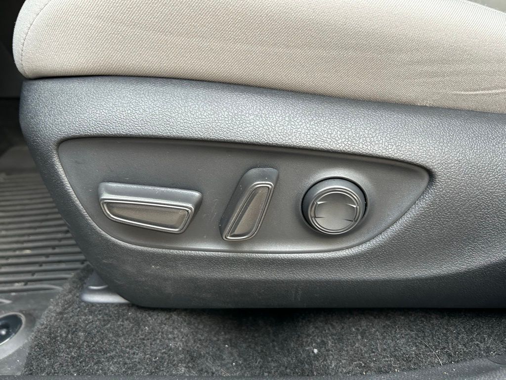 Thumbnail: 2025 Toyota RAV4 - 14