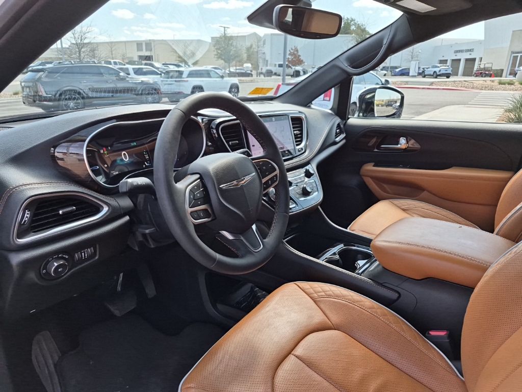 Used Car 2023 Chrysler Pacifica Hybrid  Pinnacle For Sale Under $35,000 In Austin, Texas