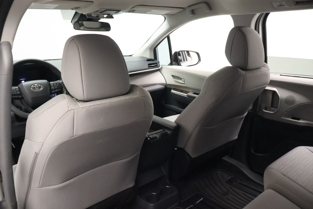 Thumbnail: 2023 Toyota Sienna - 20