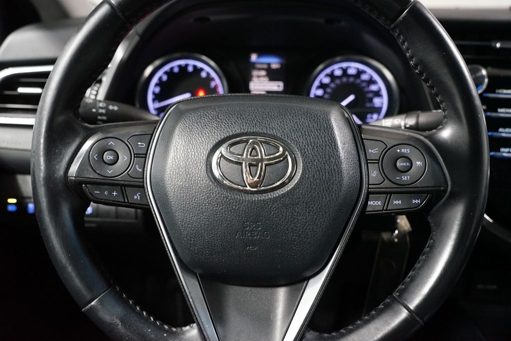 Thumbnail: 2018 Toyota Camry - 12