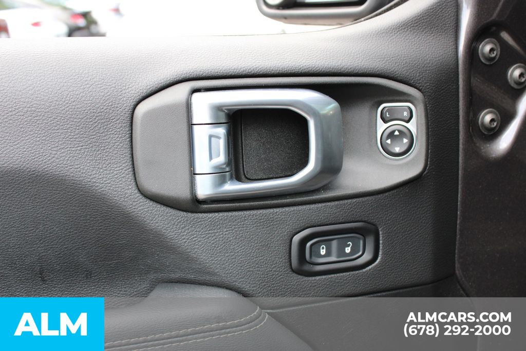 Used 2021 Gray Jeep Unlimited Sahara image 13