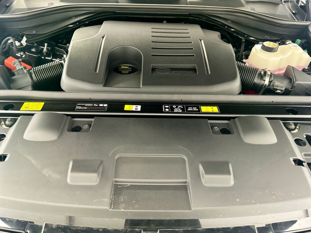Thumbnail: 2026 Land Rover Range Rover Sport - 28