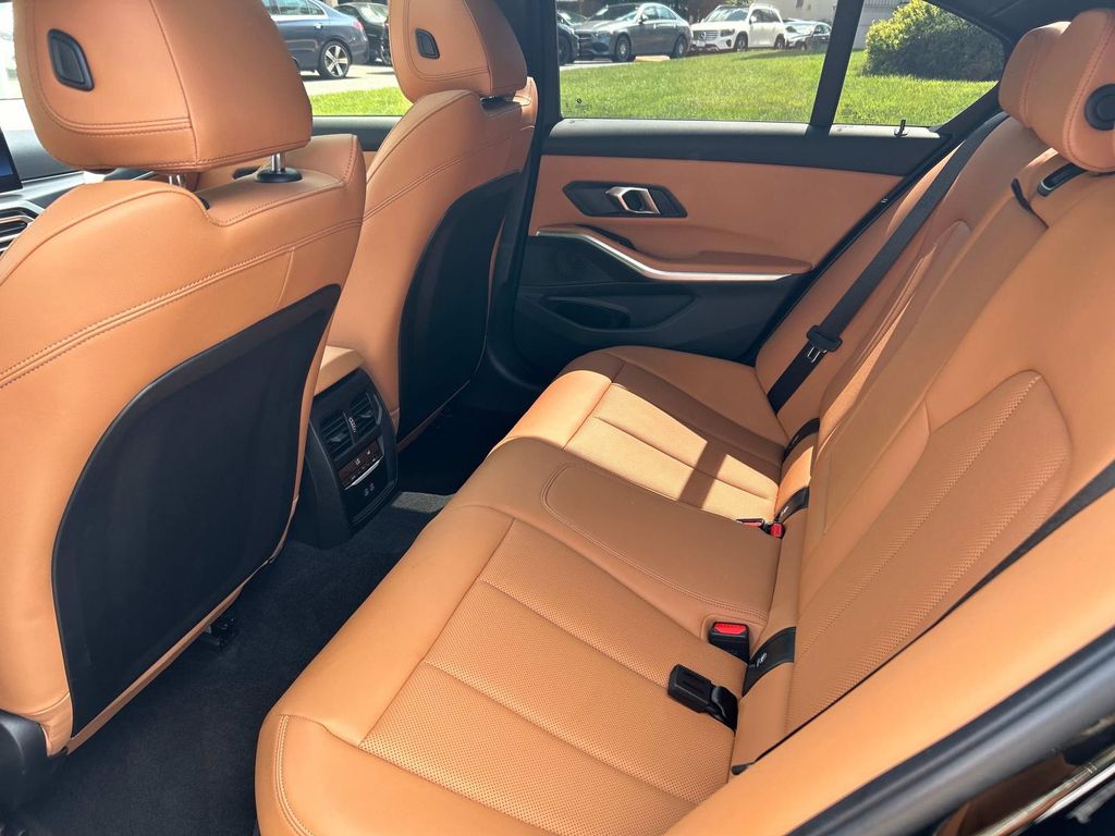Thumbnail: 2024 BMW 3 Series - 18