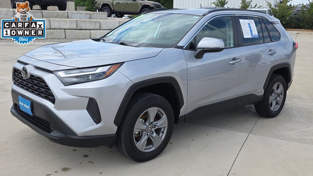 2025 Toyota RAV4 Hybrid XLE