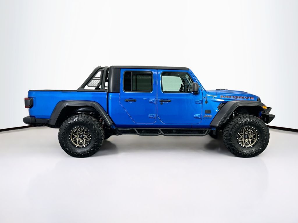 Thumbnail: 2023 Jeep Gladiator - 4