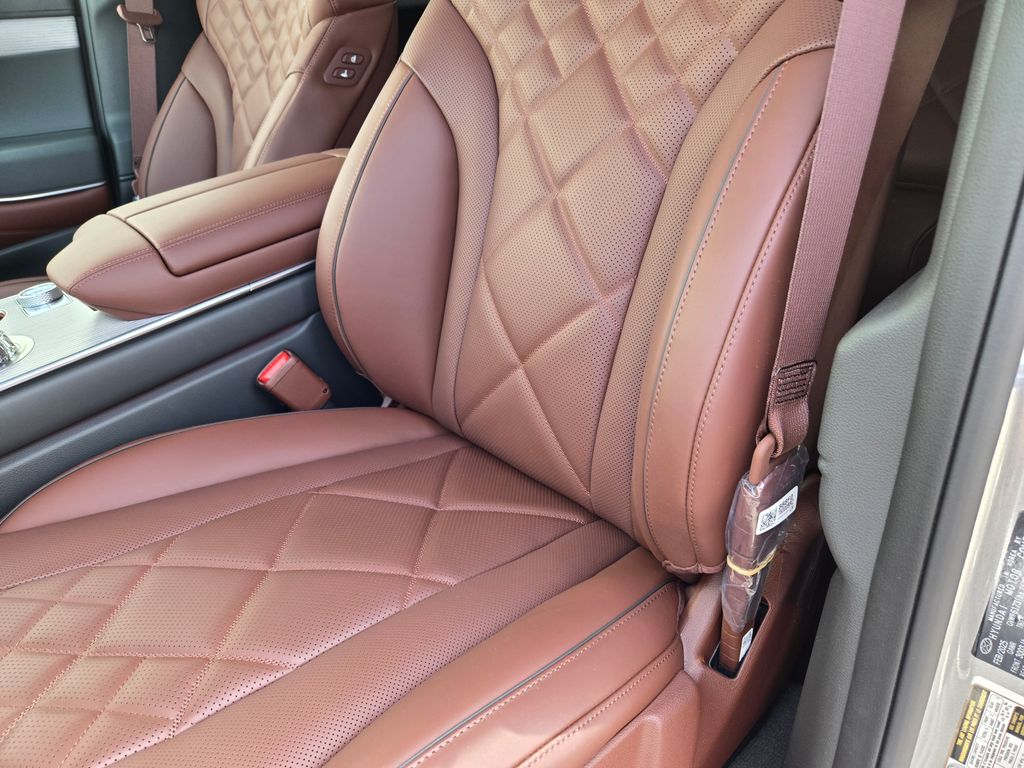 Thumbnail: 2025 Genesis GV80 - 18