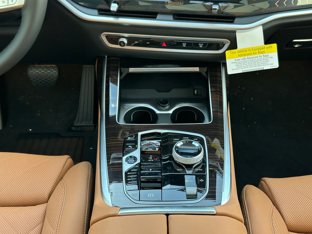 Thumbnail: 2026 BMW X7 - 27