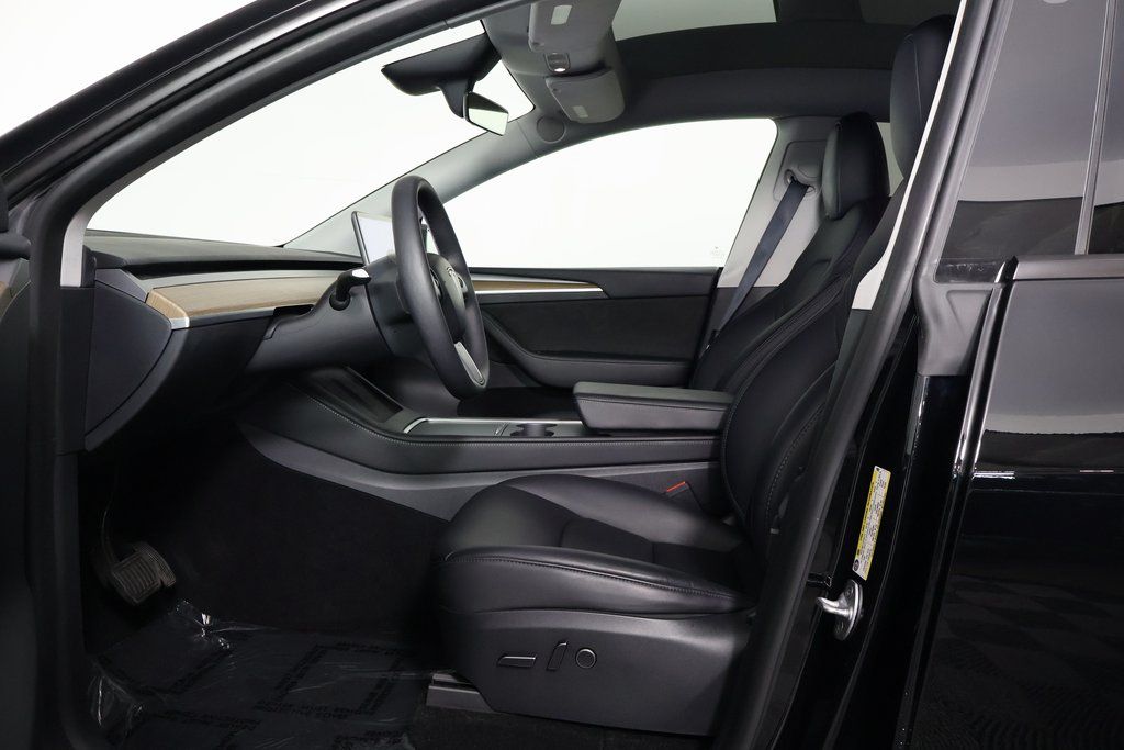 Thumbnail: 2023 Tesla Model Y - 10