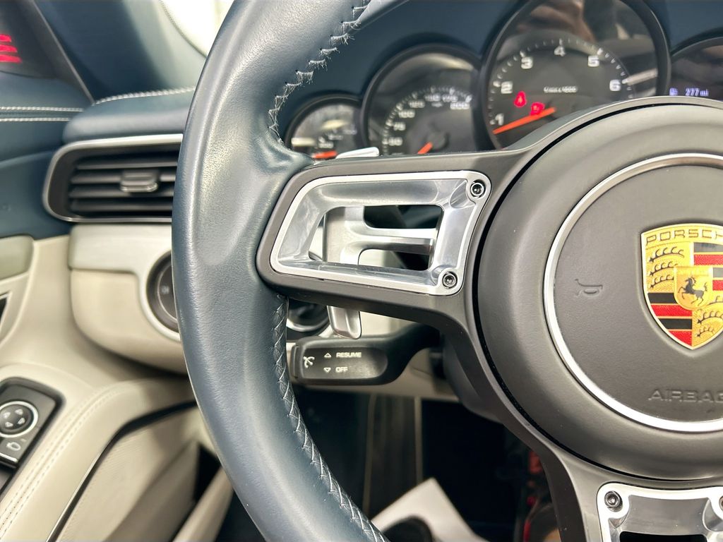 Thumbnail: 2017 Porsche 911 - 14