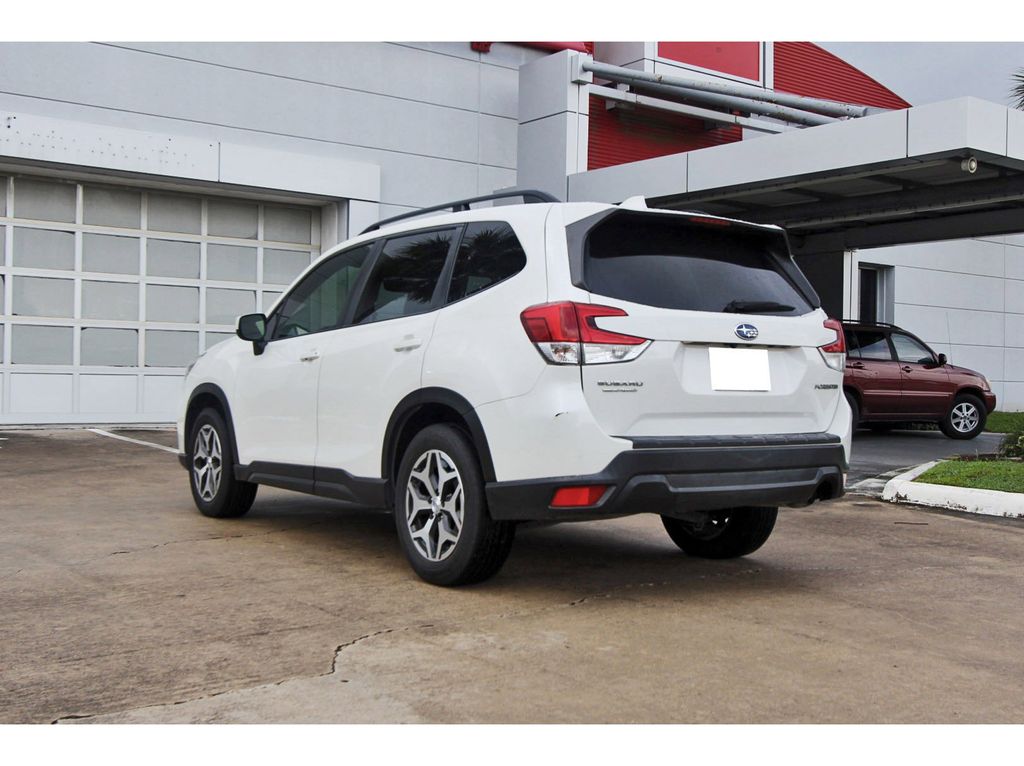 2020 Subaru Forester Premium White at Durrett Motor Company