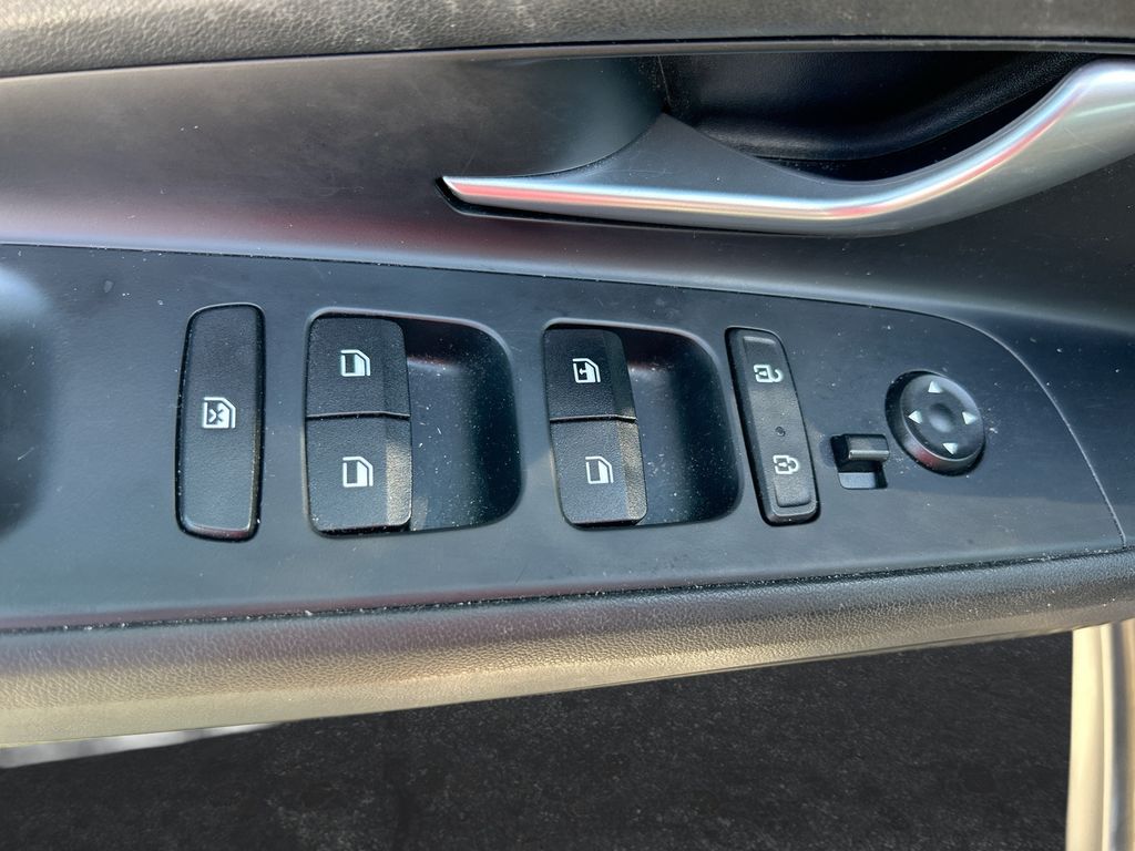 Thumbnail: 2021 Hyundai Elantra - 12