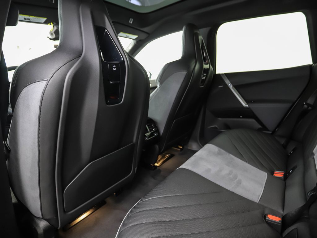 Thumbnail: 2026 BMW iX - 21