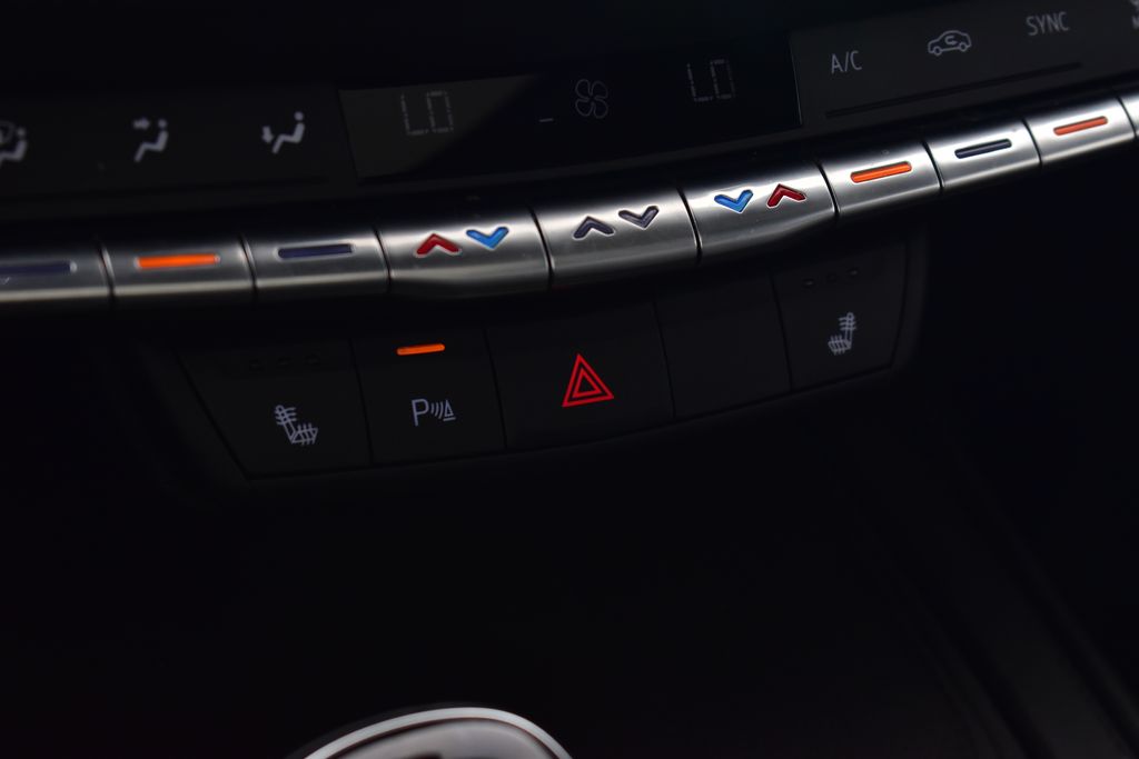 Thumbnail: 2020 Cadillac XT4 - 21
