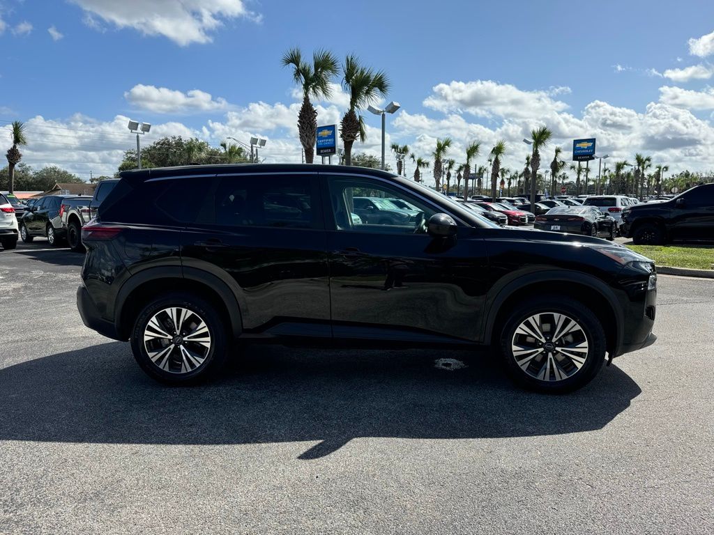 2023 Nissan Rogue SV 9