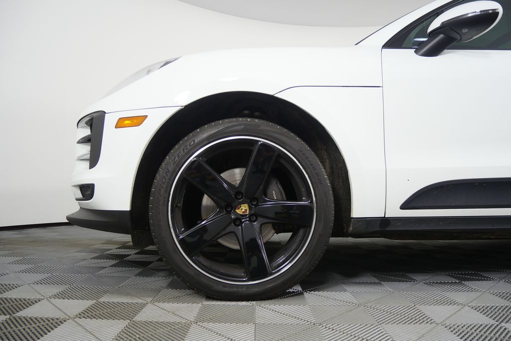 Thumbnail: 2020 Porsche Macan - 7