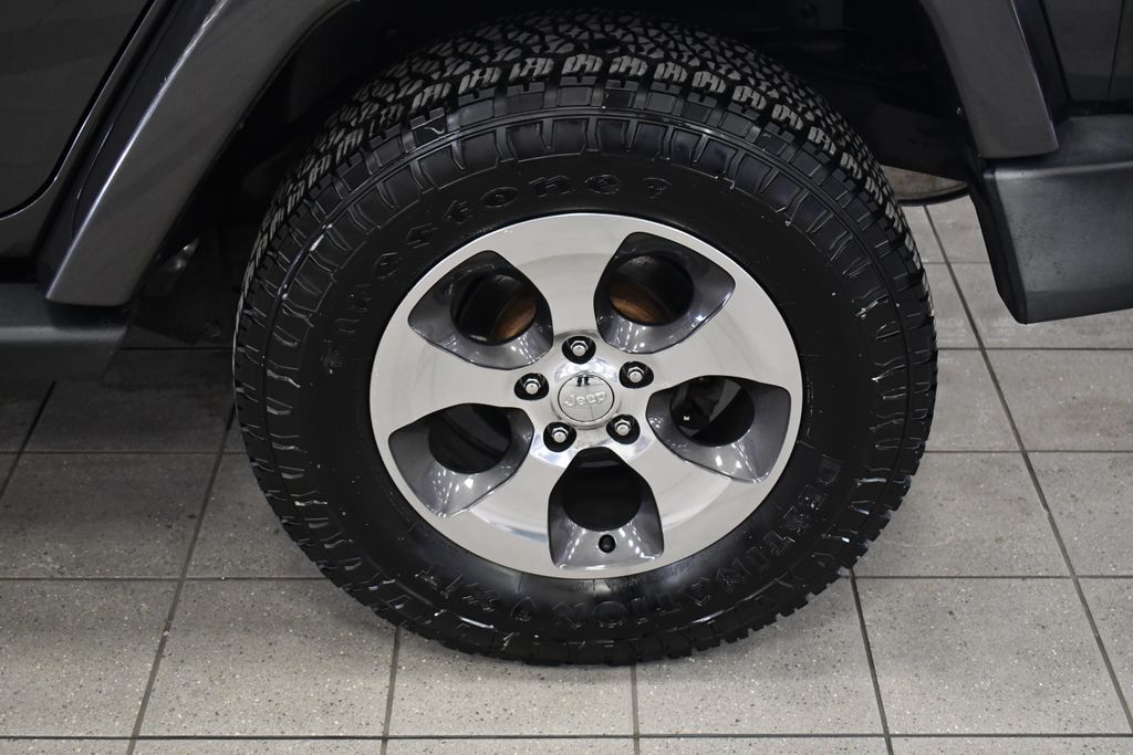 Thumbnail: 2017 Jeep Wrangler - 11