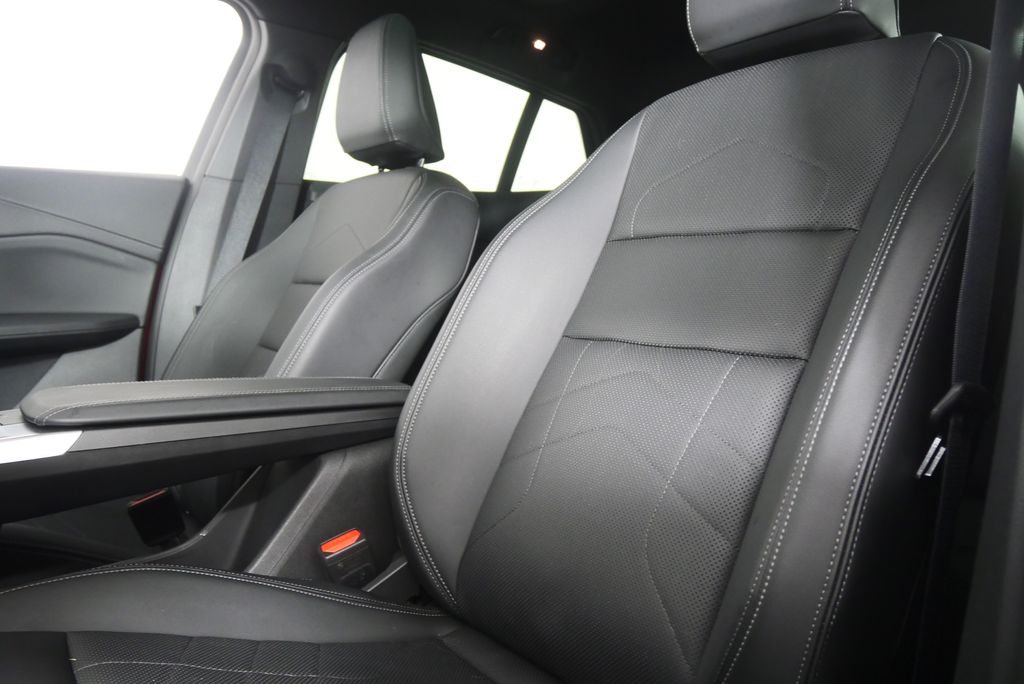 Thumbnail: 2025 BMW X2 - 10