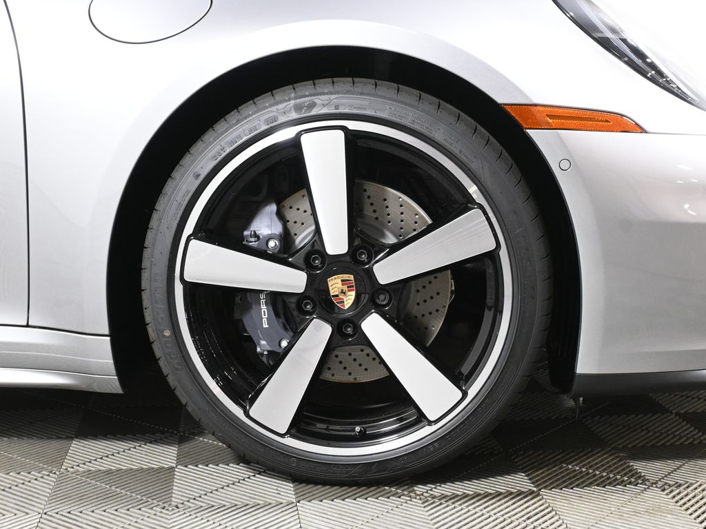 Thumbnail: 2026 Porsche 911 - 12