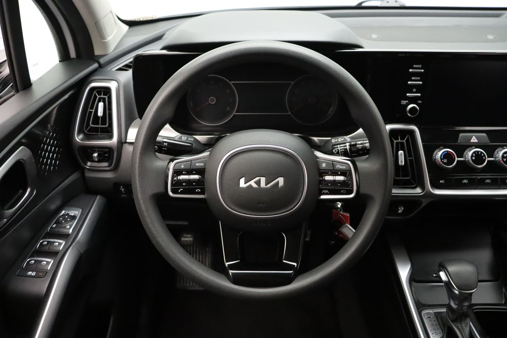 Thumbnail: 2023 Kia Sorento - 23