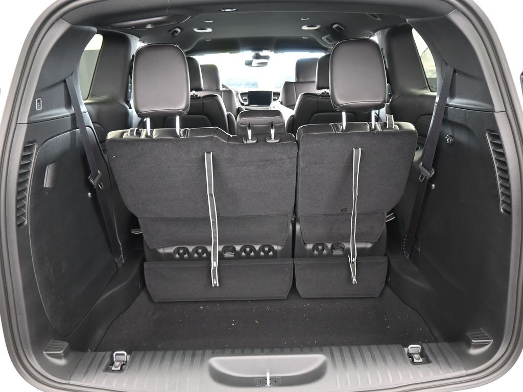 New 2026 Bright White Clearcoat Chrysler Select image 30